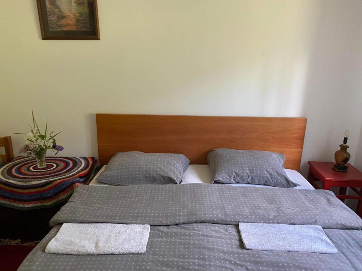 Mystic Forest Hostel Mitrovac Luaran gambar